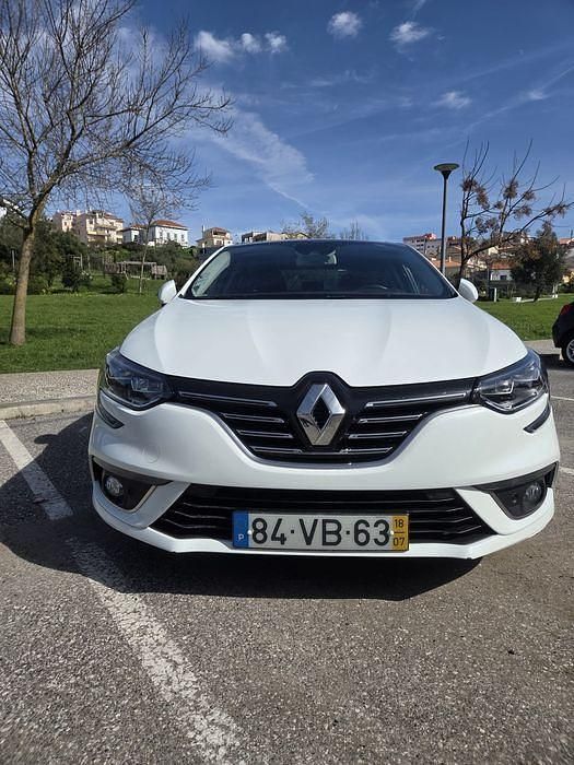 Usado Renault Mégane IV 130 HP (95 kW) 2018 Sedan