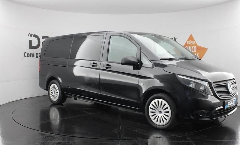 Preto Usado 2022 Mercedes Vito Monovolume | € 44.799 (Caro) - Imagem 1/4