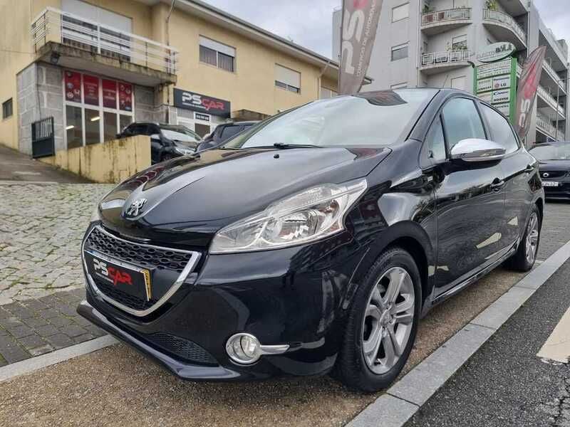 Preto Usado 2015 Peugeot 208 Style Citadino | € 8.950 (Preço justo) - Imagem 1/4