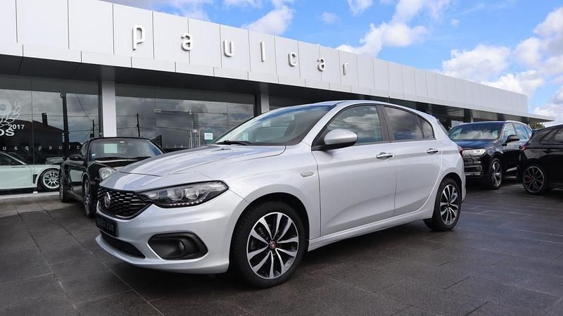 Cinzento Usado 2020 Fiat Tipo | € 13.900 (Caro) - Imagem 1/4