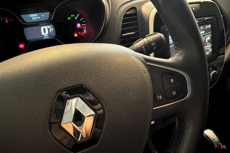 Usado Renault Captur 110 HP (80 kW) 2019 Azul SUV