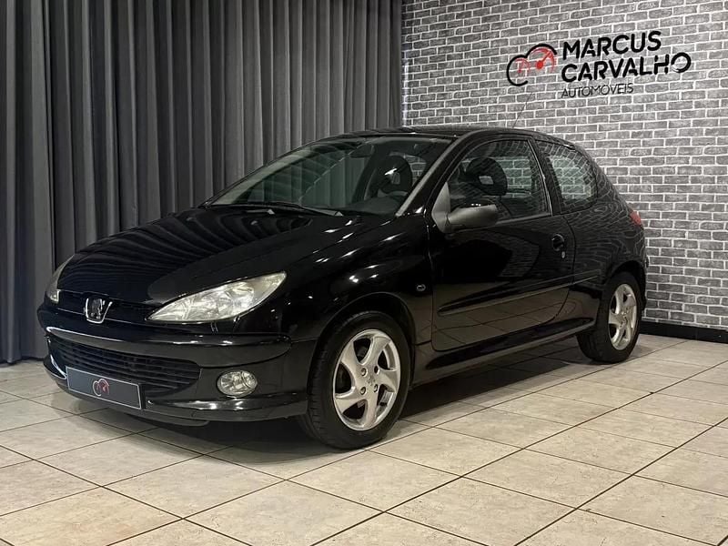 Preto Usado 2001 Peugeot 206 Citadino | € 2.999 (Preço justo) - Imagem 1/4