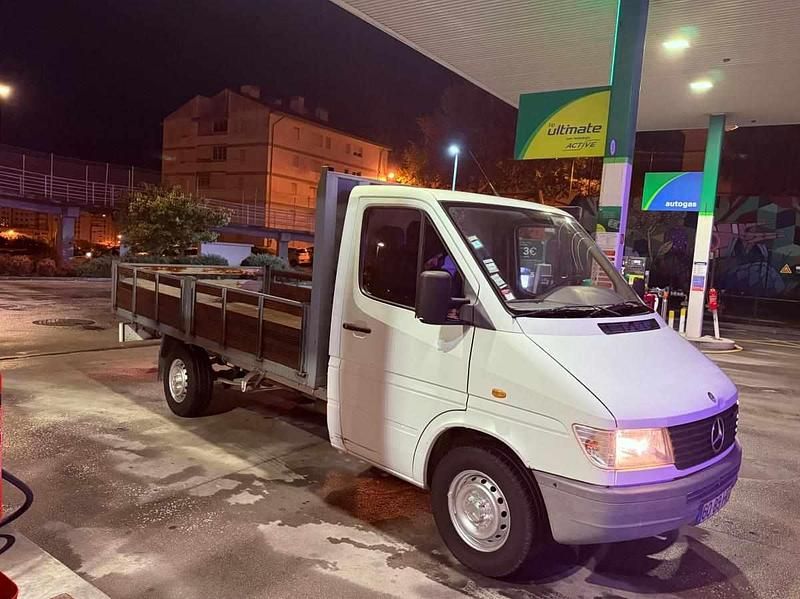 Usado Mercedes Sprinter 79 HP (58 kW) 1996 Branco Van