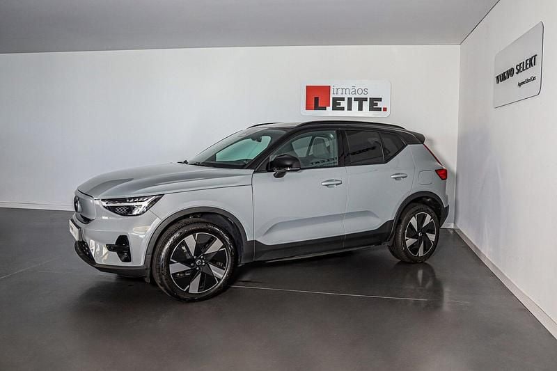 Usado Volvo XC40 Plus 185 kW (252 HP) 2023 Cinzento SUV