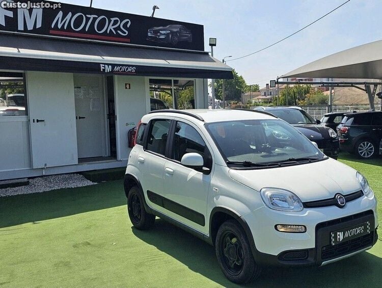 Branco Usado 2018 Fiat Panda 4x4 Citadino | € 11.990 - Imagem 1/1