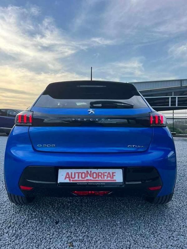 Usado Peugeot e-208 GT-line 100 kW (136 HP) 2021 Azul Citadino