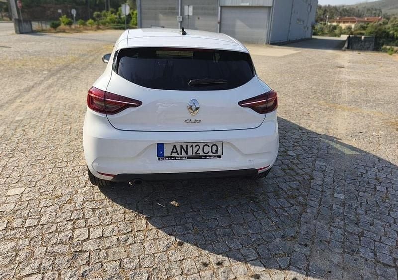 Usado 2021 Renault Clio V LIMITED Sedan | € 13.750 (Preço justo) - Imagem 1/4