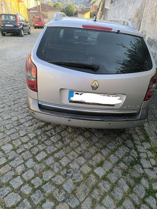 Usado 2006 Renault Laguna II Sedan | € 1.100 - Imagem 1/4