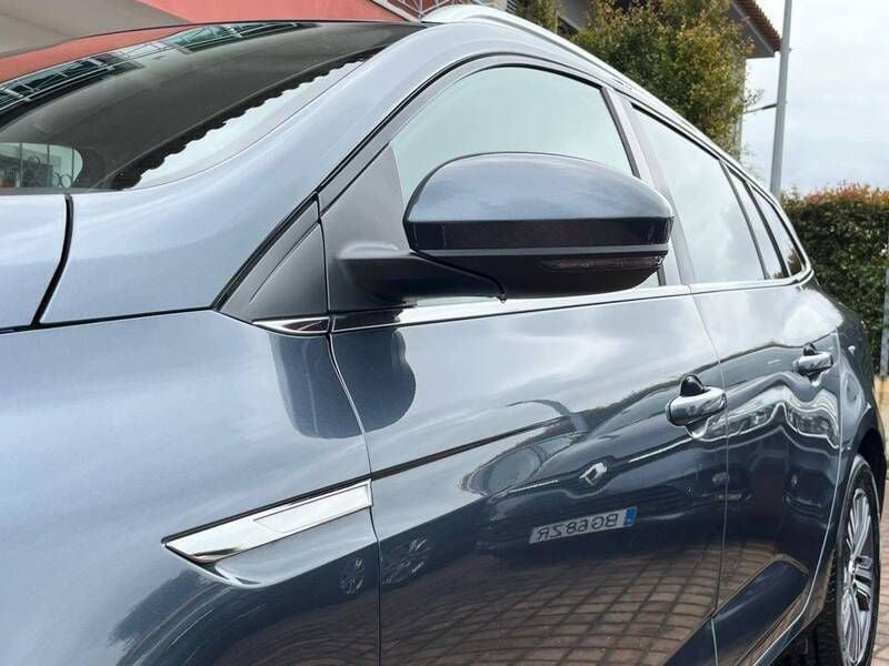 Usado Renault Mégane IV LIMITED 115 HP (84 kW) 2021 Cinza Carrinha