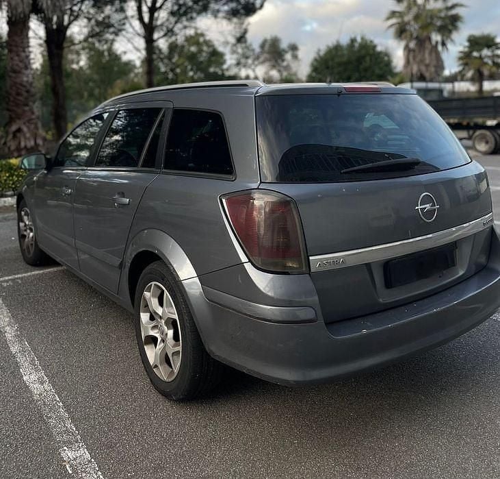 Usado Opel Astra 150 HP (110 kW) 2005 Sedan