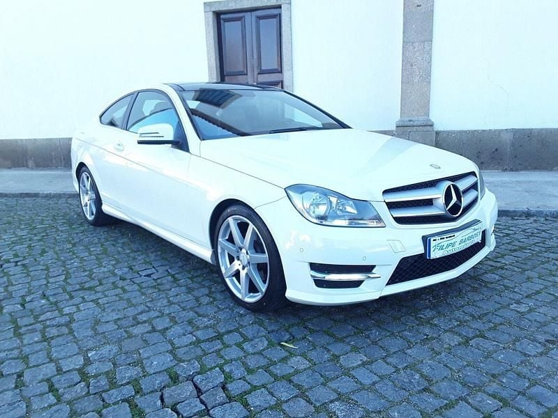 Branco Usado 2012 Mercedes C220 Coupé | € 15.900 - Imagem 1/4
