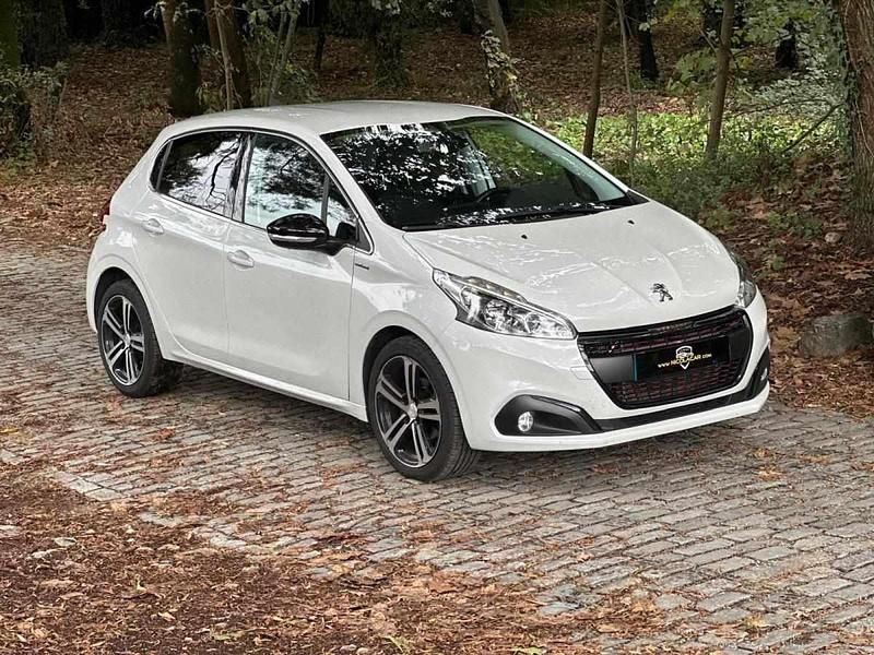 Usado Peugeot 208 GT-line 101 HP (74 kW) 2018 Branco Citadino