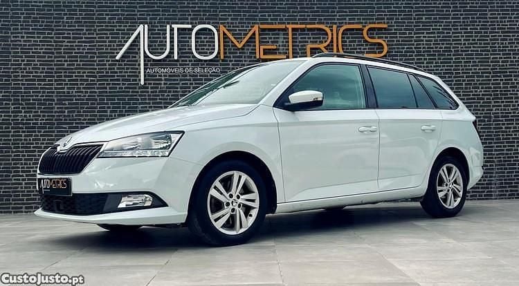 Branco Usado 2021 Skoda Fabia Style Citadino | € 16.900 - Imagem 1/1