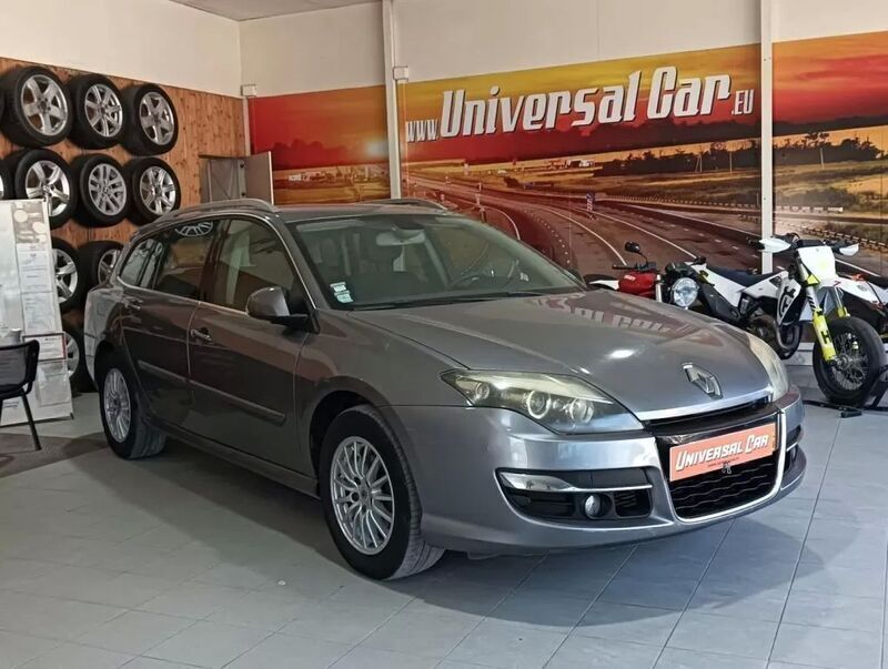 Usado Renault Laguna III Dynamique 110 HP (80 kW) 2011 Cinza Carrinha