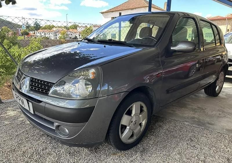 Cinzento Usado 2002 Renault Clio II Citadino | € 2.900 (Super Preço) - Imagem 1/4