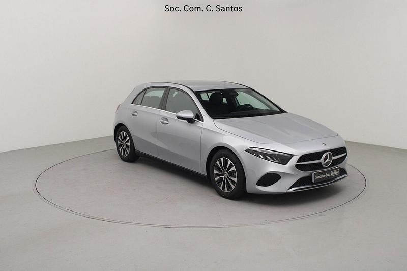 Usado Mercedes A180 Advanced 116 HP (85 kW) 2025 Cinza Sedan