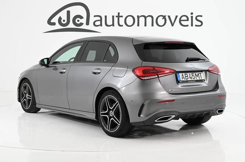Usado Mercedes A180 116 HP (85 kW) 2020 Cinzento