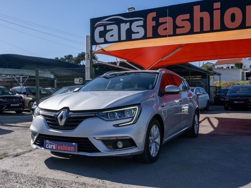 Cinzento Usado 2019 Renault Mégane GrandTour Intens Carrinha | € 15.950 (Preço justo) - Imagem 1/4