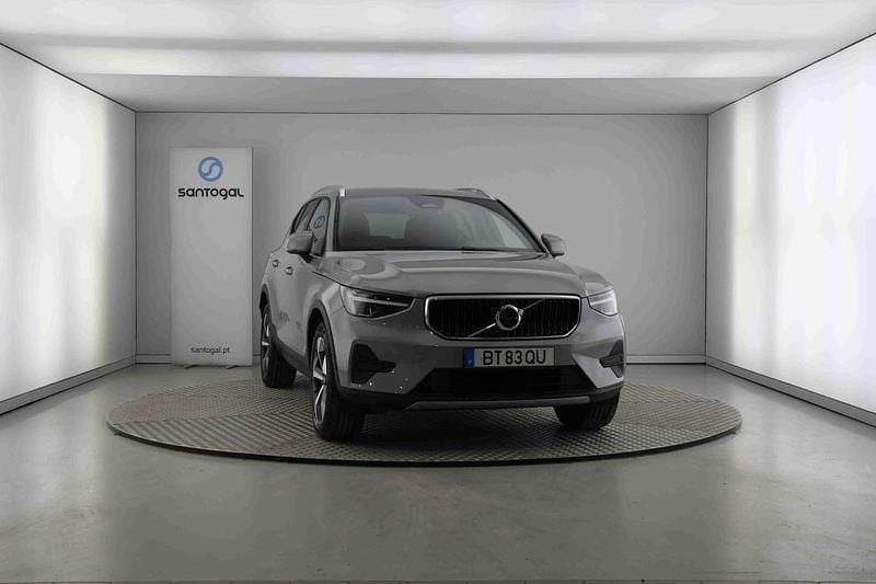 Usado Volvo XC40 Core 163 HP (119 kW) 2025 Cinzento SUV