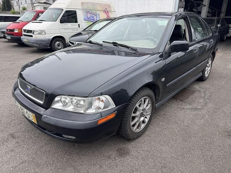 Usado 2000 Volvo S40 Sedan | € 1.790 - Imagem 1/4