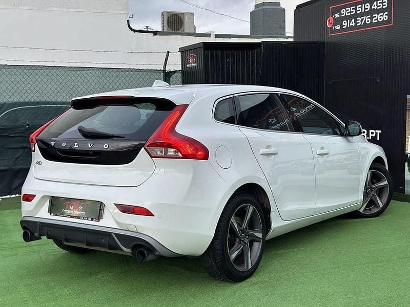 Usado Volvo V40 R-Design 114 HP (83 kW) 2013 Sedan