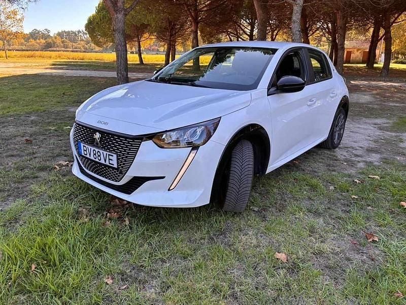 Branco Usado 2022 Peugeot e-208 Citadino | € 15.750 (Bom preço) - Imagem 1/4