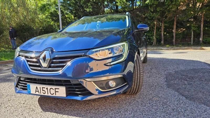 Azul Usado 2018 Renault Mégane GrandTour Carrinha | € 13.000 (Caro) - Imagem 1/4