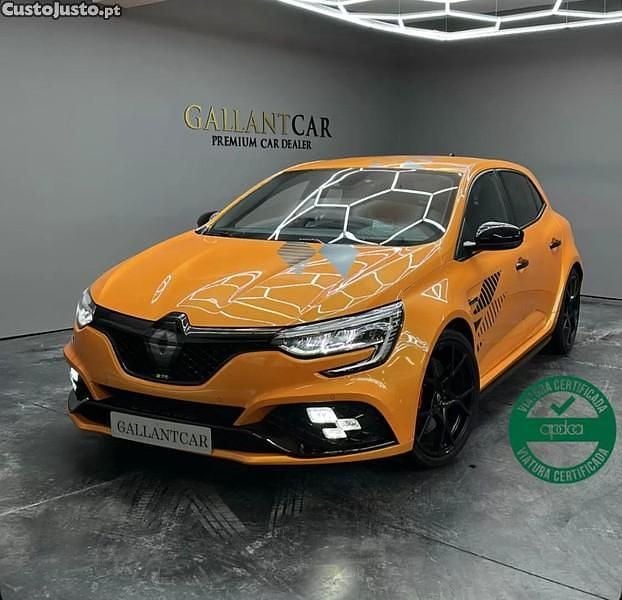 Usado Renault Mégane IV R.S. 300 HP (220 kW) 2023 Laranja