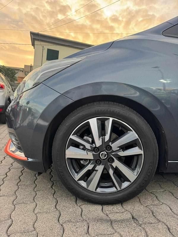 Usado Nissan Micra 90 HP (66 kW) 2018 Cinzento Citadino