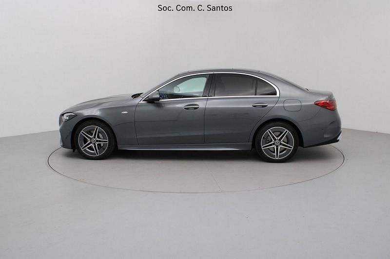 Usado Mercedes C300 AMG 326 HP (239 kW) 2025 Cinza Sedan