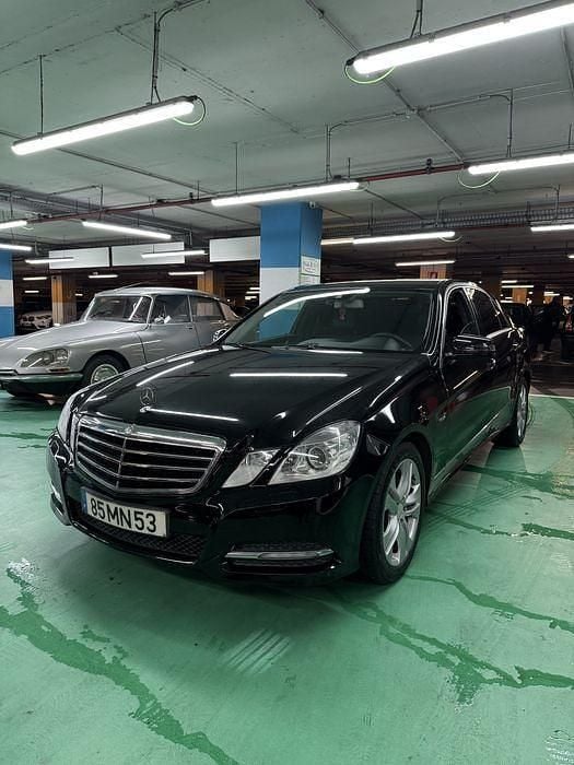 Usado 2011 Mercedes E250 Sedan | € 6.950 - Imagem 1/4