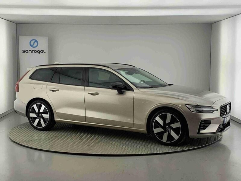 Outra Usado 2024 Volvo V60 Carrinha | € 46.300 (Preço justo) - Imagem 1/4