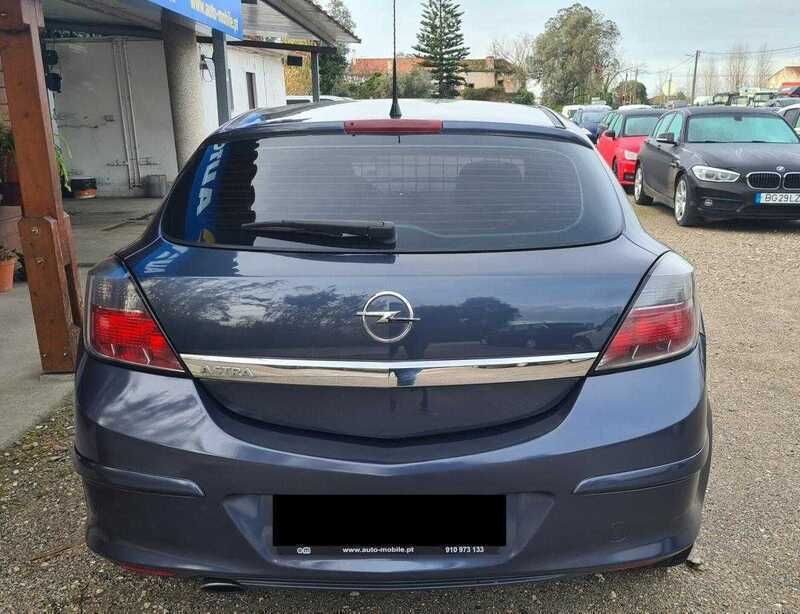 Usado Opel Astra GTC 150 HP (110 kW) 2006 Cinzento