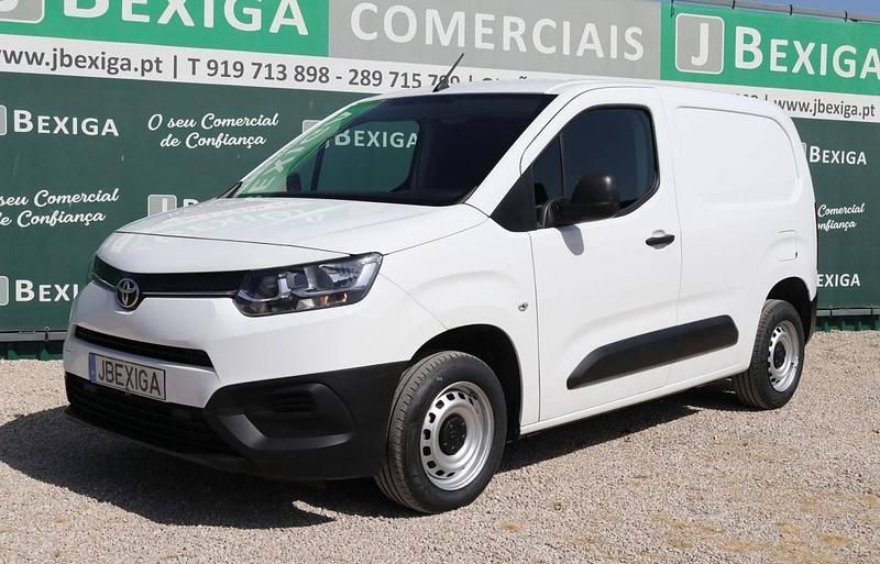 Branco Usado 2021 Toyota Proace Monovolume | € 13.900 (Preço justo) - Imagem 1/4