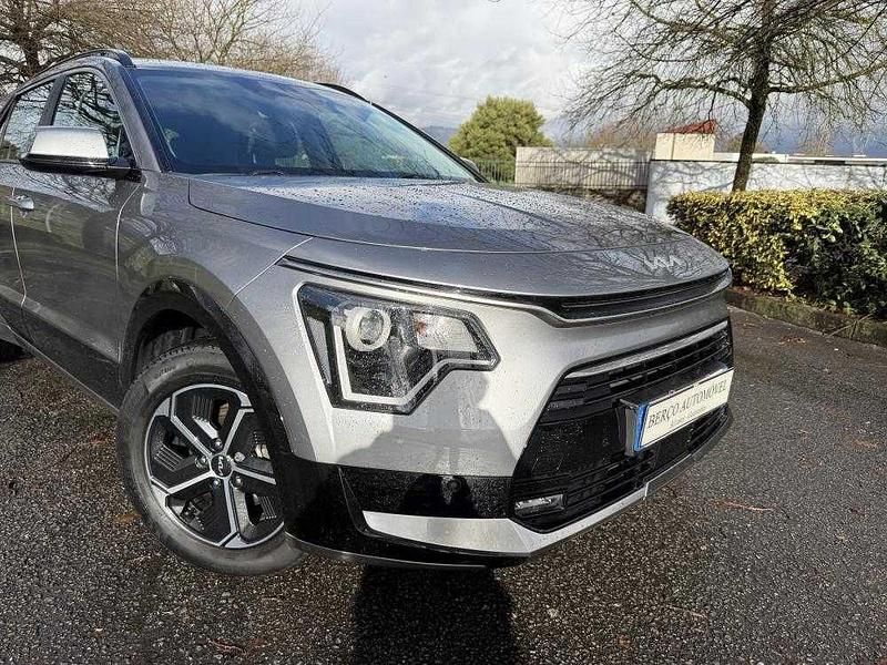 Usado Kia Niro 180 HP (132 kW) 2022 Cinzento SUV