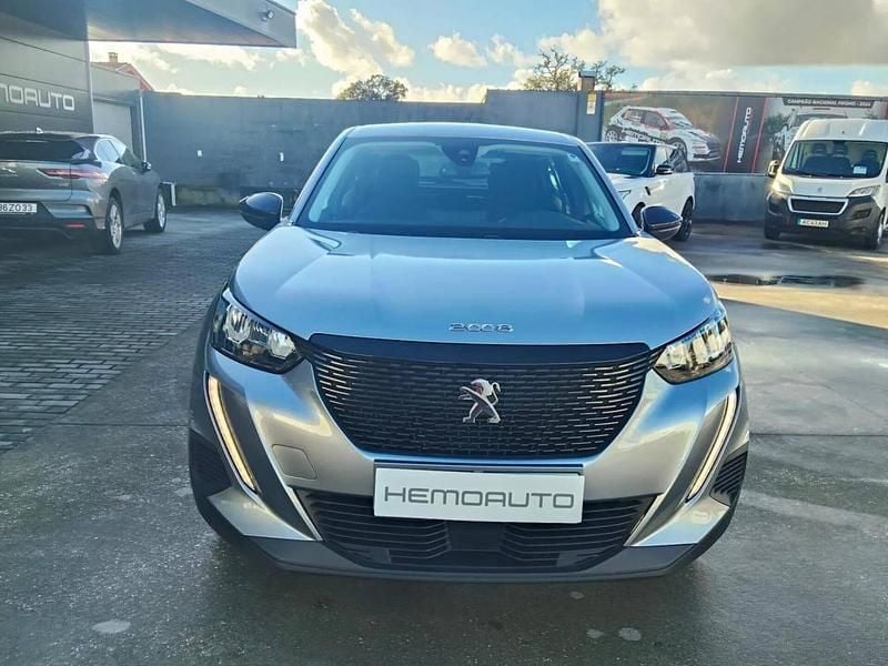 Usado Peugeot 2008 110 HP (80 kW) 2022 Cinzento SUV