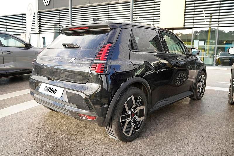 Usado Renault 5 E-Tech Techno 89 kW (122 HP) 2025 Preto