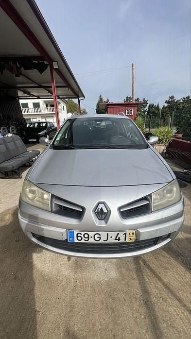 Usado 2008 Renault Mégane III Sedan | € 2.500 (Super Preço) - Imagem 1/4