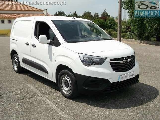 Branco Usado 2020 Opel Combo Monovolume | € 16.750 (Preço elevado) - Imagem 1/4