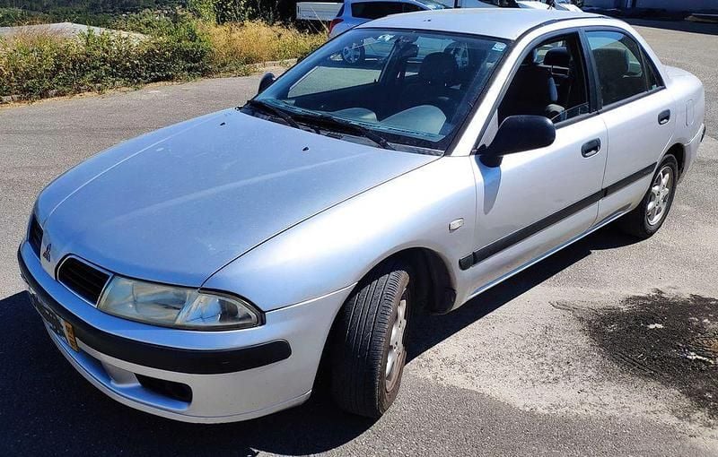 Usado 2000 Mitsubishi Carisma Sedan | € 1.600 - Imagem 1/4