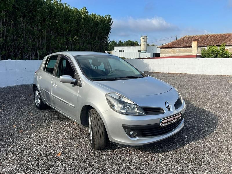 Usado Renault Clio II Dynamique 75 HP (55 kW) 2006 Cinza Citadino