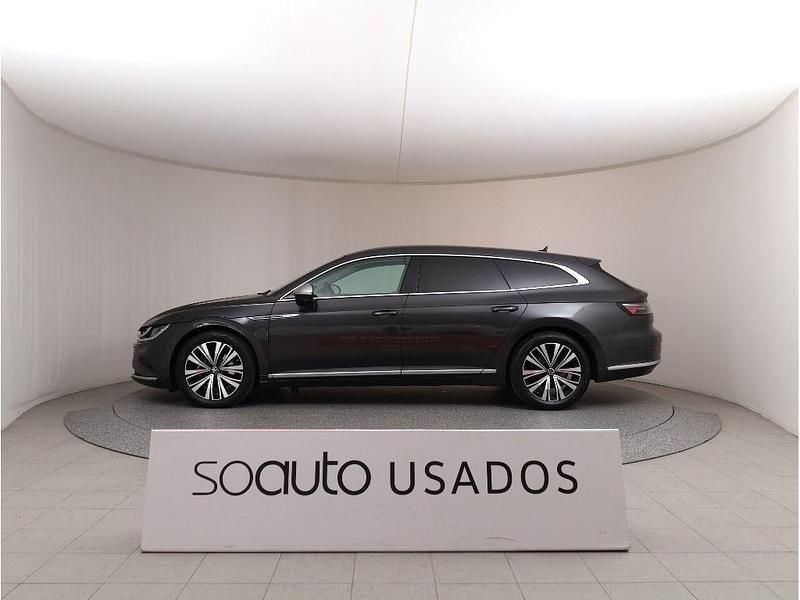 Usado VW Arteon Elegance 150 HP (110 kW) 2023 Cinzento escuro metalizado