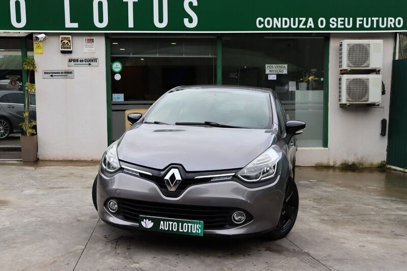 Cinza Usado 2015 Renault Clio IV Dynamique | € 7.970 (Bom preço) - Imagem 1/4