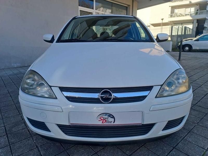 Usado Opel Corsa 75 HP (55 kW) 2005 Sedan
