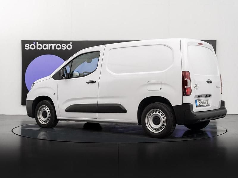 Usado Toyota Proace 102 HP (75 kW) 2024 Branco Monovolume