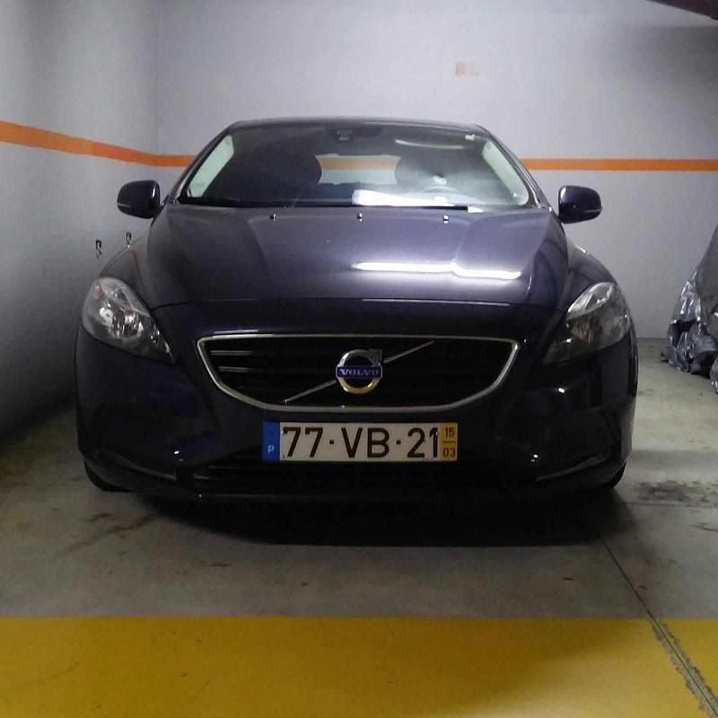 Azul Usado 2015 Volvo V40 | € 6.990 (Super Preço) - Imagem 1/4