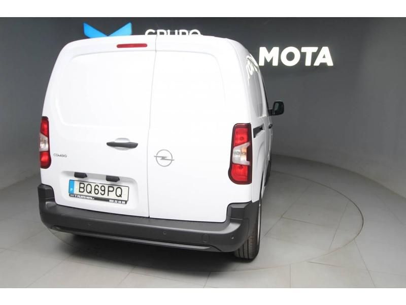 Usado Opel Combo 100 HP (73 kW) 2025 Branco Sedan