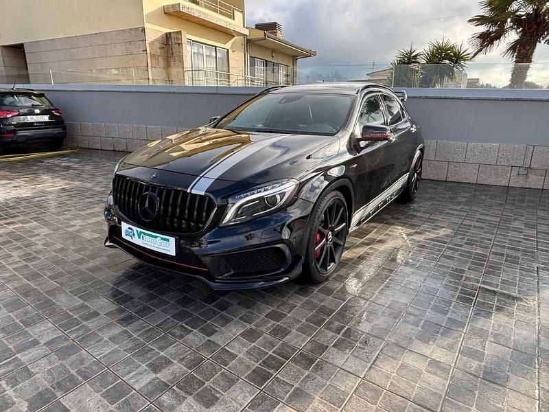 Preto Usado 2016 Mercedes GLA45 AMG AMG SUV | € 34.900 - Imagem 1/4