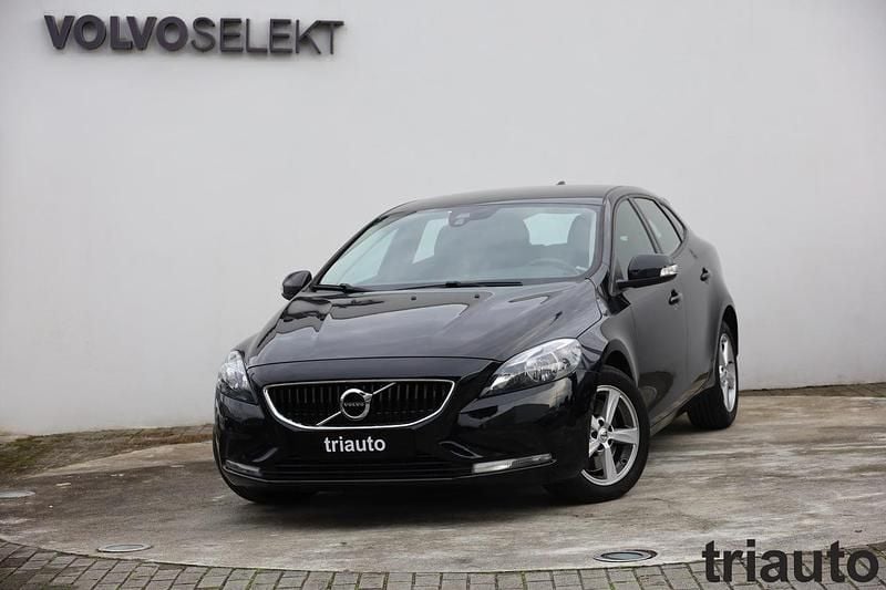 Preto Usado 2017 Volvo V40 Plus Carrinha | € 18.700 (Preço justo) - Imagem 1/4