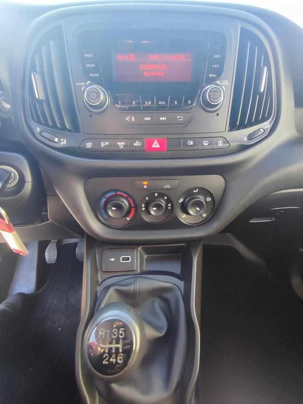 Usado Fiat Doblò 105 HP (77 kW) 2022 Branco Monovolume